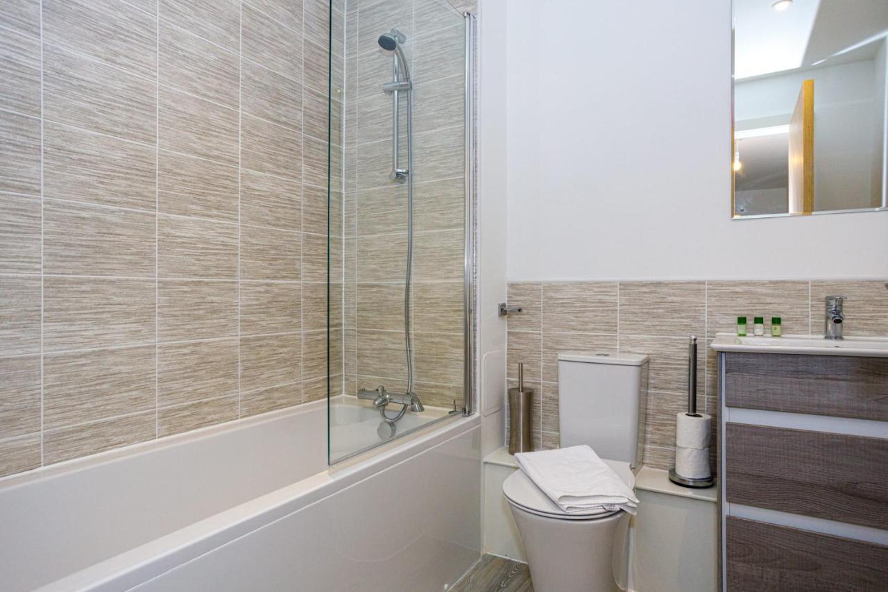 Contemporary 2 Bedroom Duplex In Salford Manchester Luaran gambar