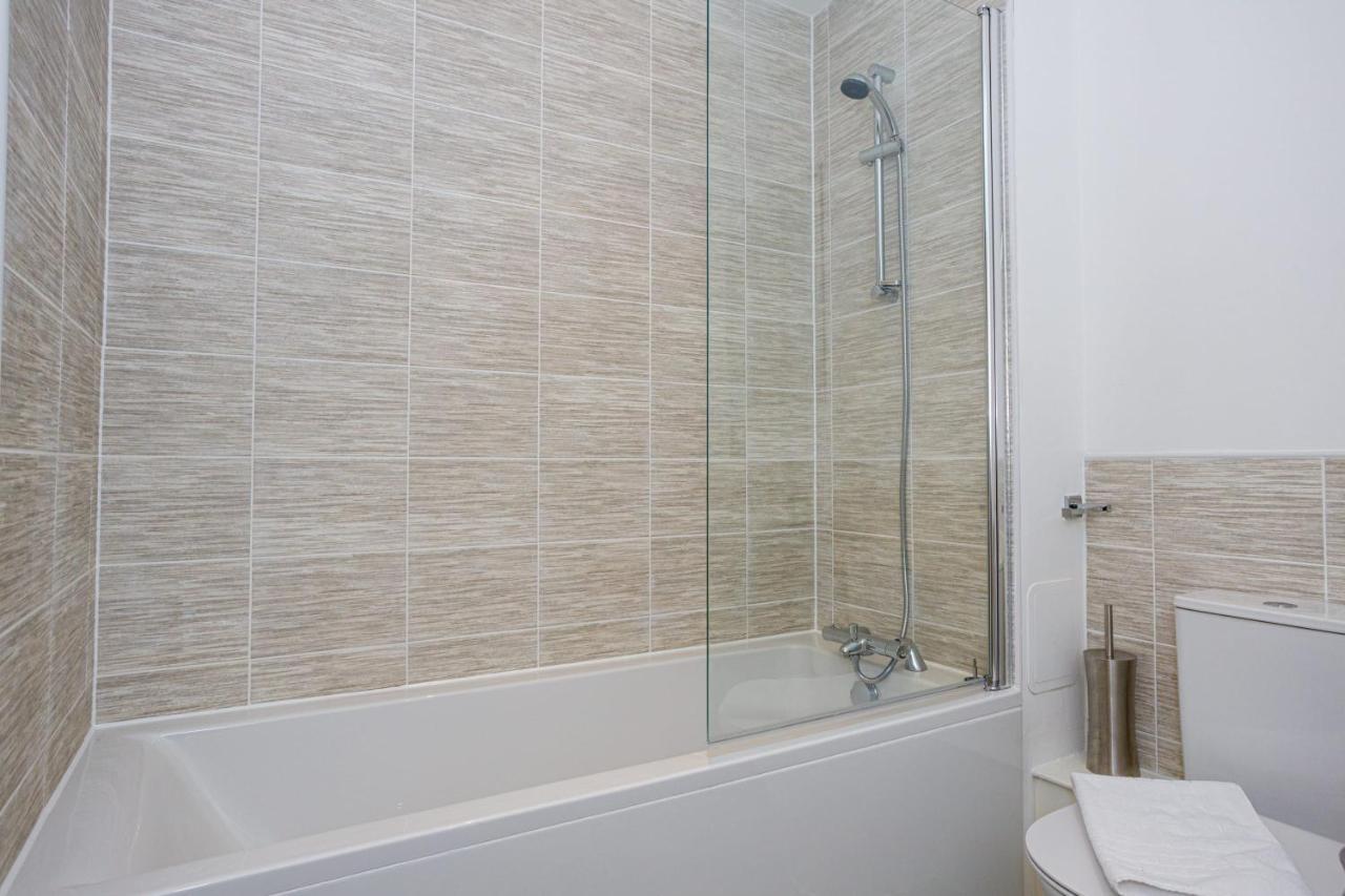 Contemporary 2 Bedroom Duplex In Salford Manchester Luaran gambar